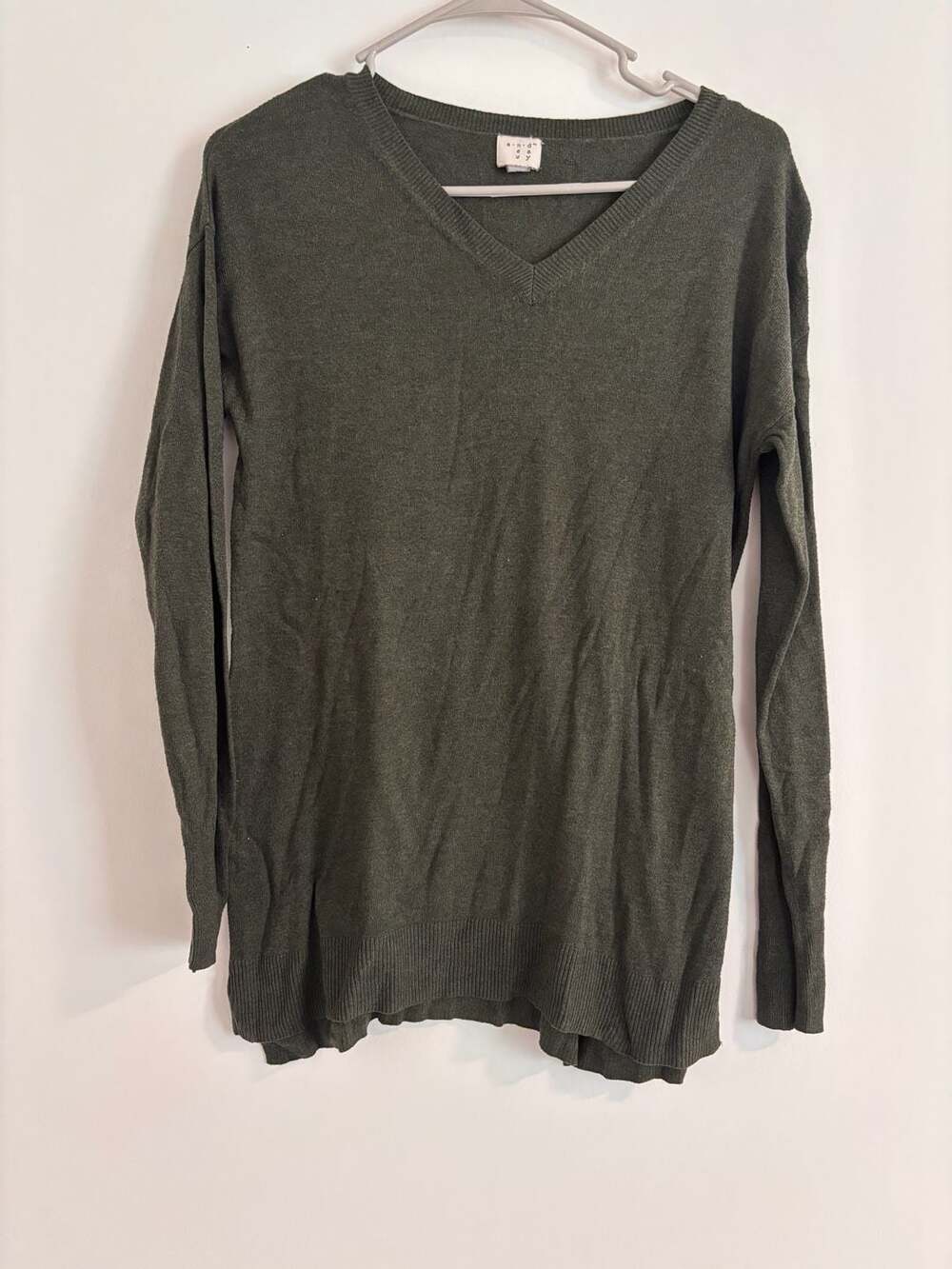 A New Day Green Long Sleeve V-Neck Lightweight Sweater